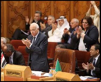 العربي بعد إعلان انتخابه أميناُ عاماُ لجامعة الدول العربية في القاهرة أمس (أ ف ب)